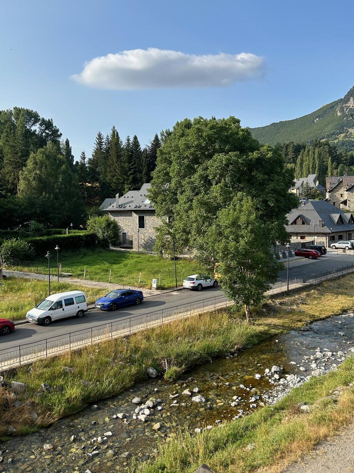Sallent De Gallego - Formigal - Pirineos Sur Exterior foto